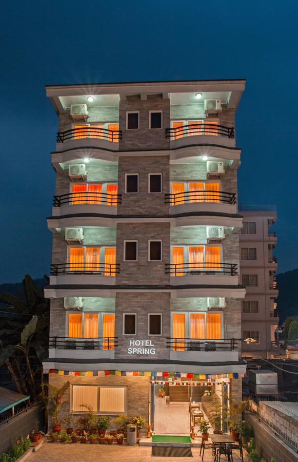 Hotel Spring Pokhara Buitenkant foto